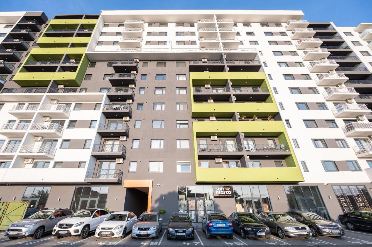 Km Flats Lägenhet Oradea Exteriör bild